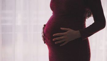 Top tips to relieve pregnancy-related back pain